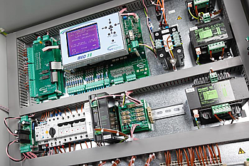 Proteus using simulation of microcontrollers to create PCB boards used in Elevators